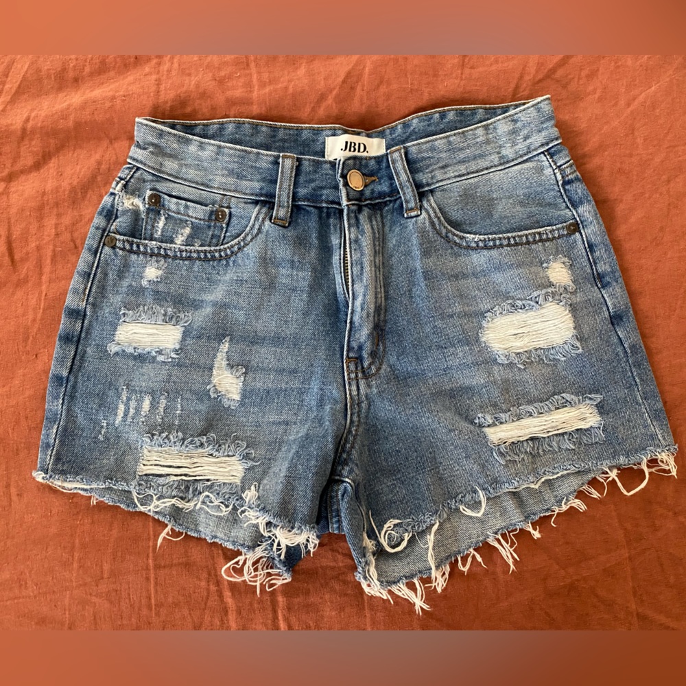 Boutique distressed jean short. Size S.